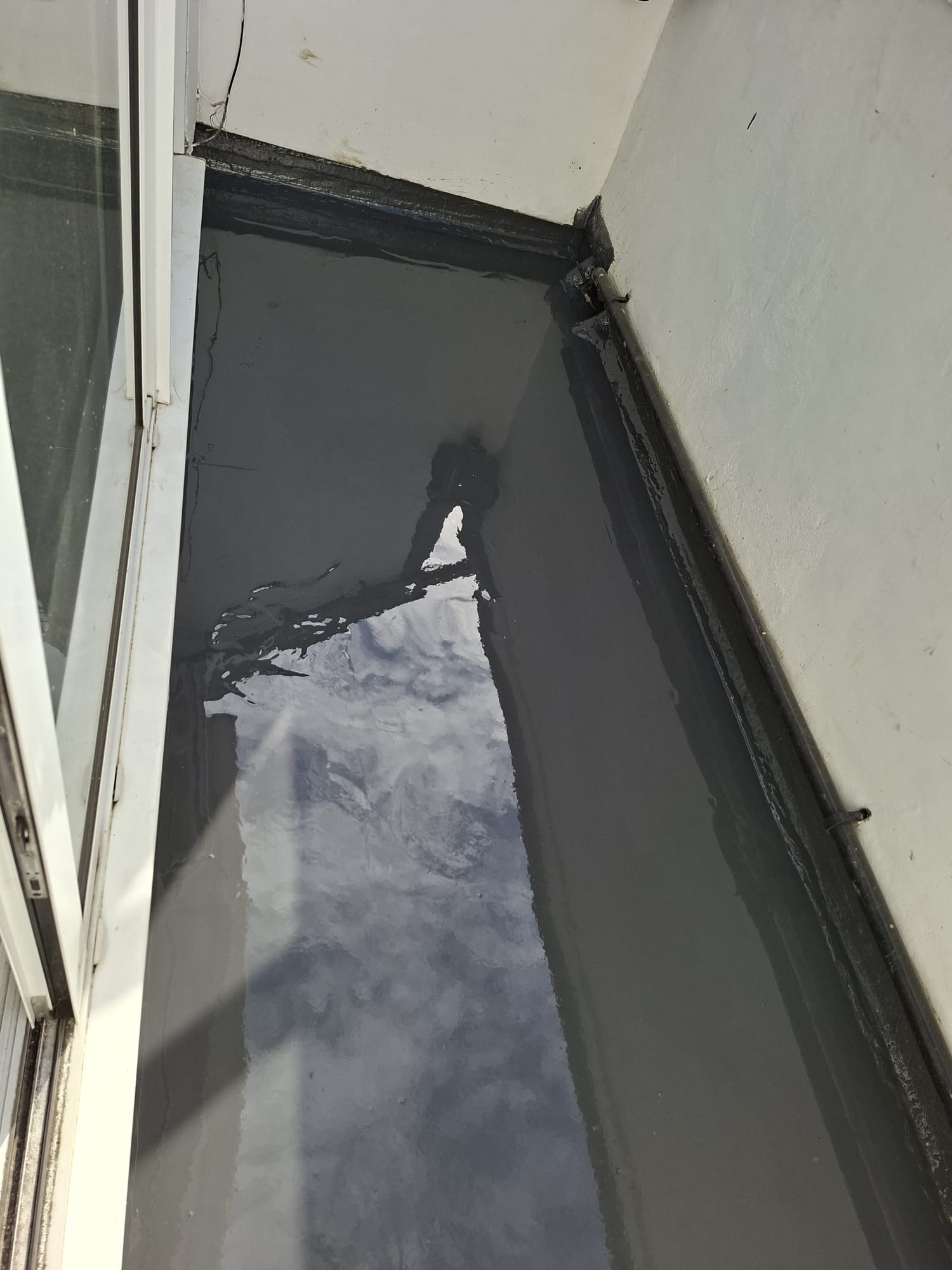 Flat roof repair with waterproofing membrane application